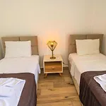 4 Beds, Luxury In Hisaroenue Oeluedeniz Mia Villa
