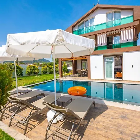 4 Beds, Luxury In Hisaroenue Oeluedeniz Mia Willa Fethiye