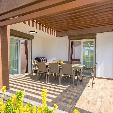 Вилла 4 Beds, Luxury In Hisaroenue Oeluedeniz Mia