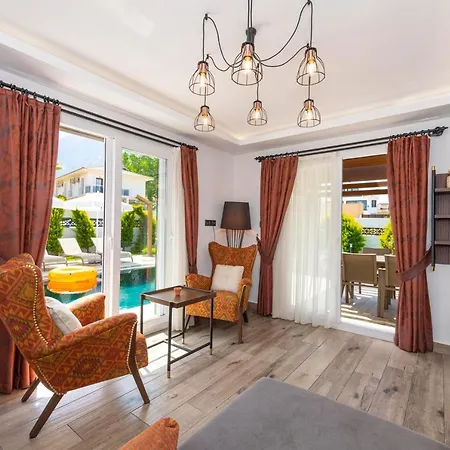 别墅 4 Beds, Luxury In Hisaroenue Oeluedeniz Mia 费特希耶